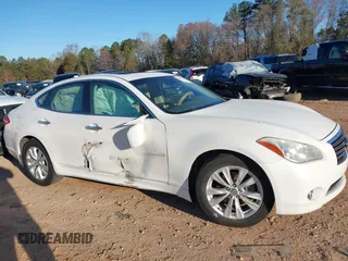 2011 Infiniti M37 with VIN JN1BY1AP5BM323915, listed as a IAAI auction lot 41822773 with 184,129 mi miles. Bid and sale history available at carsss.com. Image 13.