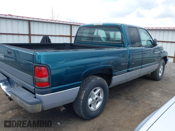 1999 Dodge 1500 z VIN 1B7HC13Z6XJ525580, wystawiony jako IAAI lot #41755940 z przebiegiem 417 640 mil mil oraz . Historia ofert i sprzedaży dostępna na DreamBid. Obrazek 4.