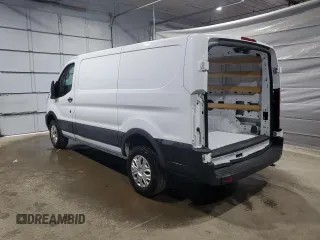 2023 Ford Transit Cargo z VIN 1FTBR1Y82PKB80689, wystawiony jako Copart lot #64601645 z przebiegiem 14 074 mil mil oraz Czysty tytuł • Clean title. Historia ofert i sprzedaży dostępna na DreamBid. Obrazek 2.