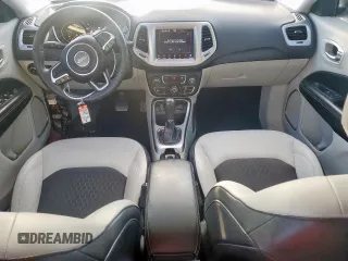 2018 Jeep Compass Latitude z VIN 3C4NJCBB6JT267988, wystawiony jako Copart lot #62398125 z przebiegiem 79 176 mil mil oraz Szkoda całkowita • Salvage title. Historia ofert i sprzedaży dostępna na DreamBid. Obrazek 8.