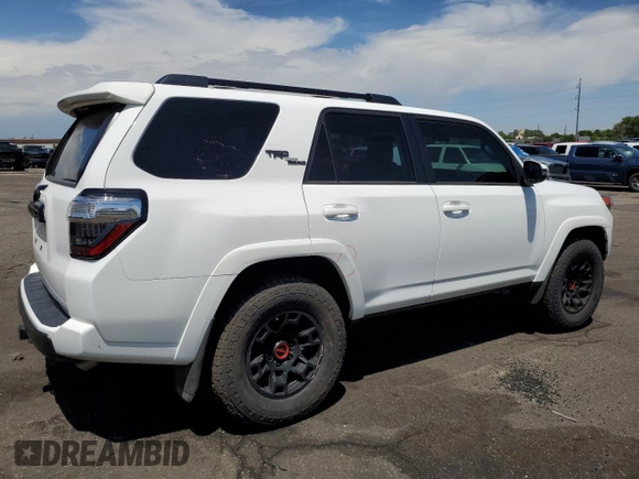 2024 Toyota 4Runner TRD Off Road z VIN JTERU5JR3R6255754, wystawiony jako Copart lot #56713475 z przebiegiem 12 634 mil mil oraz Szkoda całkowita • Salvage title. Historia ofert i sprzedaży dostępna na DreamBid. Obrazek 3.