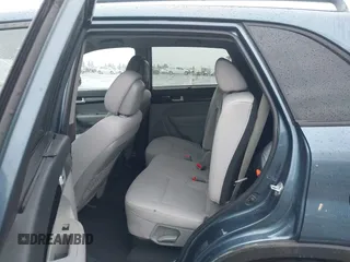 2015 Kia Sorento LX with VIN 5XYKT4A63FG590482, listed as a IAAI auction lot 41477333 with 207,079 mi miles. Bid and sale history available at carsss.com. Image 8.