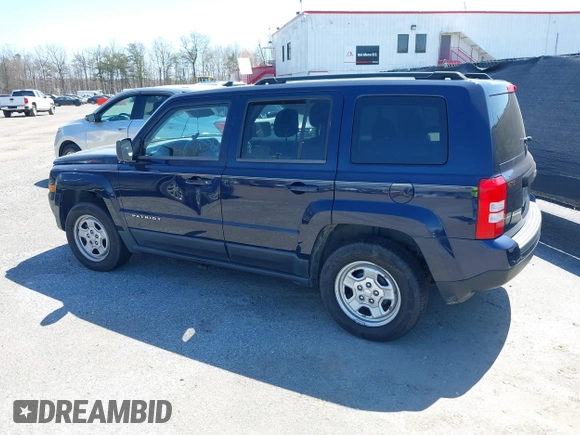 2014 Jeep Patriot Altitude z VIN 1C4NJPBA0ED585356, wystawiony jako IAAI lot #41601154 z przebiegiem 169 333 mil mil oraz . Historia ofert i sprzedaży dostępna na DreamBid. Obrazek 3.