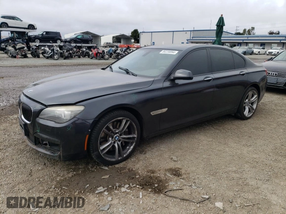 2011 BMW 7 Series 750i z VIN WBAKA8C5XBCY36778, wystawiony jako Copart lot #86220094 z przebiegiem 95 536 mil mil oraz Szkoda całkowita • Salvage title. Historia ofert i sprzedaży dostępna na DreamBid. Obrazek 1.