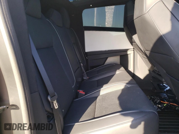 2024 Tesla Cybertruck Cyberbeast с VIN 7G2CEHEE4RA011979, выставлен на аукционе Copart как лот 48766285 с пробегом 3 805 миль миль и Списание • Salvage title. История ставок и продаж доступна на DreamBid. Изображение 11.