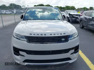 2024 Land Rover Range Rover Sport Dynamic SE z VIN SAL1L9FU7RA180295, wystawiony jako IAAI lot #42350067 z przebiegiem 10 776 mil mil oraz . Historia ofert i sprzedaży dostępna na DreamBid. Obrazek 12.
