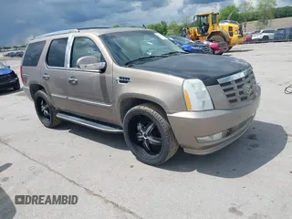 2007 Cadillac Escalade z VIN 1GYFK63837R154369, wystawiony jako IAAI lot #42548298 z przebiegiem 177 412 mil mil oraz . Historia ofert i sprzedaży dostępna na DreamBid. Obrazek 1.