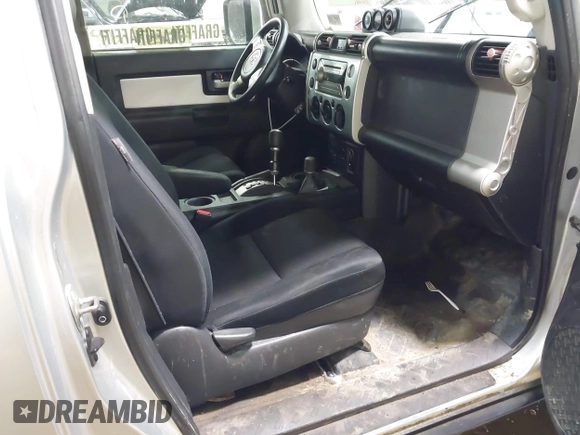 2007 Toyota FJ Cruiser with VIN JTEBU11F470035202, listed as a IAAI auction lot 41972066 with 241,021 mi miles. Bid and sale history available at carsss.com. Image 5.