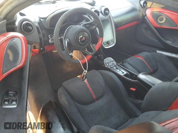 2017 McLaren 570S z VIN SBM13DAAXHW003255, wystawiony jako Copart lot #84219454 z przebiegiem Nie podano mil oraz Szkody całkowita. Historia ofert i sprzedaży dostępna na DreamBid. Obrazek 8.