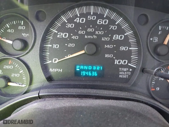 2004 Chevrolet Express Passenger with VIN 1GAHG39U641170703, listed as a IAAI auction lot 41745878 with 194,636 mi miles. Bid and sale history available at carsss.com. Image 7.