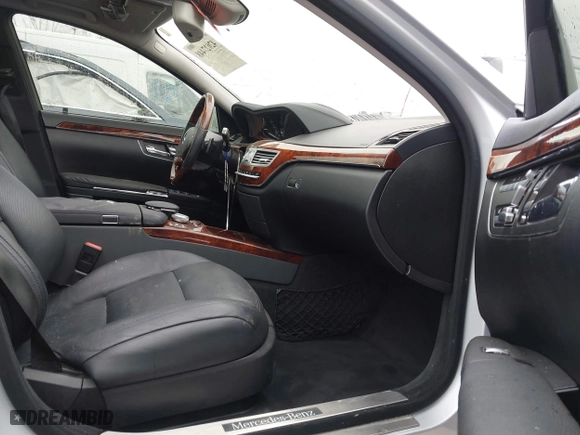 2012 Mercedes-Benz S-Class S 550 with VIN WDDNG7DB2CA456186, listed as a IAAI auction lot 42027448 with 76,997 mi miles. Bid and sale history available at carsss.com. Image 5.