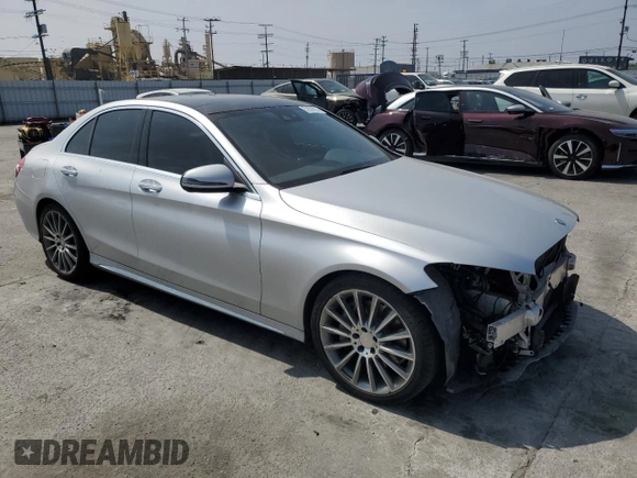 2016 Mercedes-Benz C 300 z VIN 55SWF4JB9GU140638, wystawiony jako Copart lot #52838255 z przebiegiem 92 659 mil mil oraz Szkoda całkowita • Salvage title. Historia ofert i sprzedaży dostępna na DreamBid. Obrazek 4.