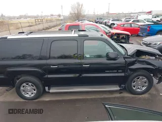 2005 Cadillac Escalade ESV z VIN 3GYFK66N55G236991, wystawiony jako IAAI lot #41506682 z przebiegiem 230 439 mil mil oraz . Historia ofert i sprzedaży dostępna na DreamBid. Obrazek 13.