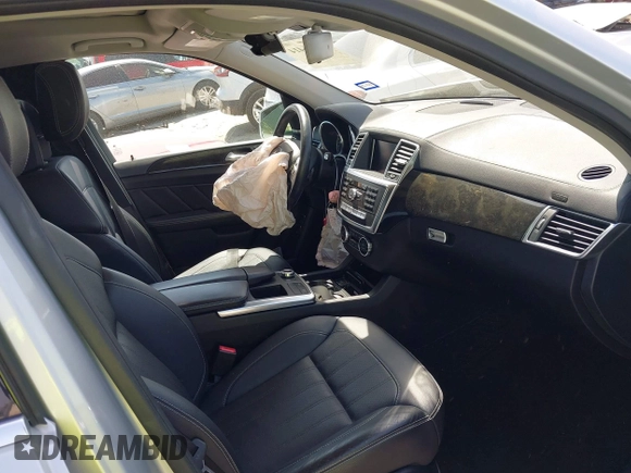 2015 Mercedes-Benz GL-Class GL 350 BlueTEC with VIN 4JGDF2EE4FA581954, listed as a IAAI auction lot 41846414 with 77,786 mi miles. Bid and sale history available at carsss.com. Image 5.