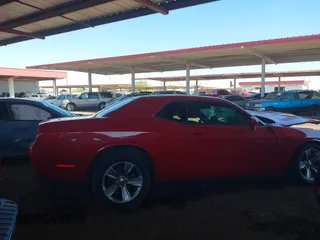 2016 Dodge Challenger SXT z VIN 2C3CDZAG6GH221453, wystawiony jako IAAI lot #42575318 z przebiegiem 120 160 mil mil oraz . Historia ofert i sprzedaży dostępna na DreamBid. Obrazek 13.