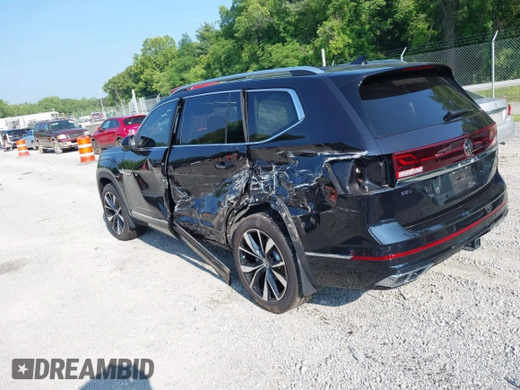 2024 Volkswagen Atlas SEL Premium R-Line with VIN 1V2FR2CA2RC598392, listed as a IAAI auction lot 42418130 with 5,007 mi miles and . Bid and sale history available at DreamBid. Image 3.