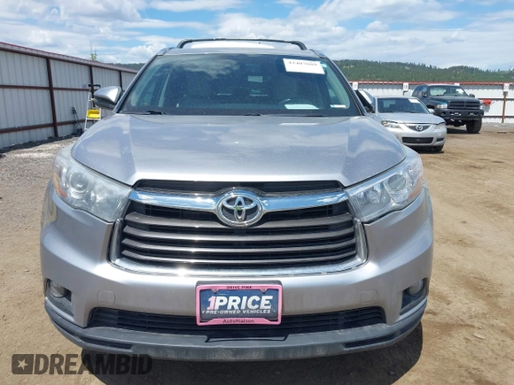 2015 Toyota Highlander XLE z VIN 5TDJKRFH9FS099780, wystawiony jako IAAI lot #42407689 z przebiegiem 159 406 mil mil oraz . Historia ofert i sprzedaży dostępna na DreamBid. Obrazek 12.