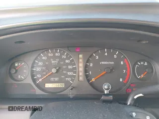 2000 Nissan Frontier XE z VIN 1N6DD26S2YC426161, wystawiony jako IAAI lot #42143414 z przebiegiem 206 698 mil mil oraz . Historia ofert i sprzedaży dostępna na DreamBid. Obrazek 7.