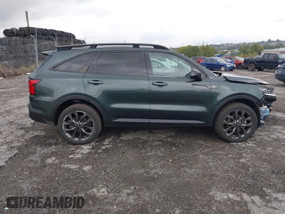 2022 Kia Sorento SX z VIN 5XYRKDLF9NG075953, wystawiony jako IAAI lot #40406528 z przebiegiem 100 146 mil mil oraz . Historia ofert i sprzedaży dostępna na DreamBid. Obrazek 13.