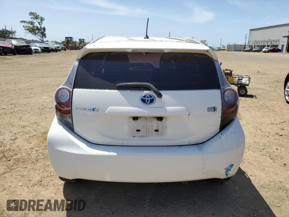2014 Toyota Prius One with VIN JTDKDTB32E1082370, listed as a Copart auction lot 57522765 with 261,566 mi miles and Clean Title. Bid and sale history available at DreamBid. Image 6.