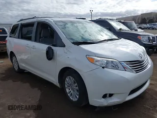 2016 Toyota Sienna XLE with VIN 5TDYK3DC8GS738204, listed as a IAAI auction lot 41105430 with 109,248 mi miles. Bid and sale history available at carsss.com. Image 1.