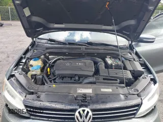 2014 Volkswagen Jetta SE with VIN 3VWD07AJ9EM277085, listed as a IAAI auction lot 42531957 with 171,613 mi miles and . Bid and sale history available at DreamBid. Image 10.