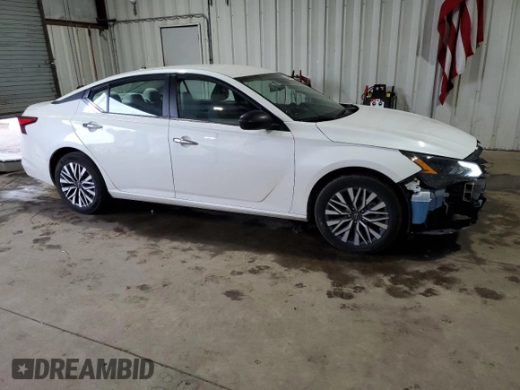 2024 Nissan Altima 2.5 SV with VIN 1N4BL4DW2RN351830, listed as a Copart auction lot 51111265 with 35,145 mi miles and Clean Title. Bid and sale history available at carsss.com. Image 4.