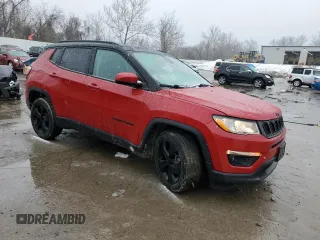 2019 Jeep Compass Altitude z VIN 3C4NJDBB9KT683346, wystawiony jako Copart lot #45036815 z przebiegiem 59 833 mil mil oraz Szkoda całkowita • Salvage title. Historia ofert i sprzedaży dostępna na DreamBid. Obrazek 4.