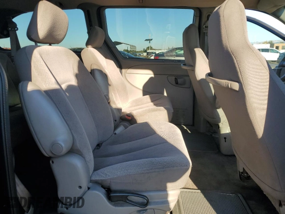 2003 Dodge Caravan Sport with VIN 2D4GP44R83R300621, listed as a Copart auction lot 82838414 with 215,871 mi miles and Salvage Title. Bid and sale history available at carsss.com. Image 11.