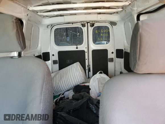 2015 Nissan NV200 S z VIN 3N6CM0KN8FK696261, wystawiony jako Copart lot #50001695 z przebiegiem Nie podano mil oraz Szkoda całkowita • Salvage title. Historia ofert i sprzedaży dostępna na DreamBid. Obrazek 10.