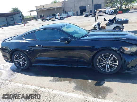 2015 Ford Mustang EcoBoost z VIN 1FA6P8TH4F5377048, wystawiony jako IAAI lot #42234256 z przebiegiem 160 455 mil mil oraz . Historia ofert i sprzedaży dostępna na DreamBid. Obrazek 14.
