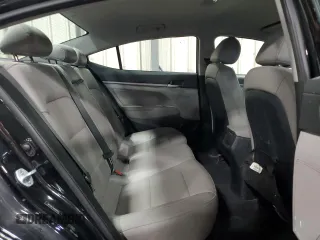 2017 Hyundai Elantra SE z VIN 5NPD84LF5HH002214, wystawiony jako Copart lot #56302285 z przebiegiem 135 856 mil mil oraz Szkoda całkowita • Salvage title. Historia ofert i sprzedaży dostępna na DreamBid. Obrazek 10.