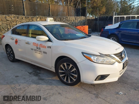 2017 Nissan Altima SV with VIN 1N4AL3AP3HC285236, listed as a IAAI auction lot 41272147 with 246,465 mi miles and . Bid and sale history available at carsss.com. Image 1.