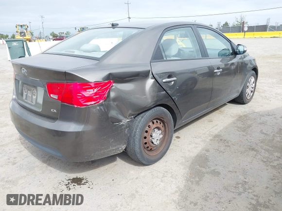 2010 Kia Forte EX z VIN KNAFU4A20A5218625, wystawiony jako IAAI lot #42101100 z przebiegiem 161 238 mil mil oraz . Historia ofert i sprzedaży dostępna na DreamBid. Obrazek 4.