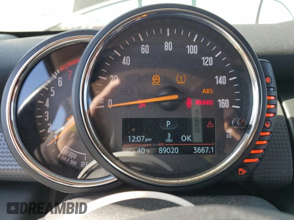 2014 MINI Hardtop with VIN WMWXM5C54ET934110, listed as a Copart auction lot 85128094 with 89,020 mi miles and Salvage Title. Bid and sale history available at DreamBid. Image 9.