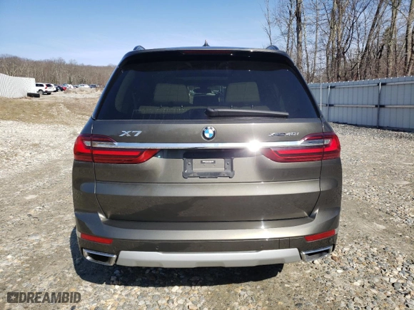 2021 BMW X7 xDrive40i with VIN 5UXCW2C09M9F82802, listed as a Copart auction lot 48970575 with 137,018 mi miles and Clean Title. Bid and sale history available at carsss.com. Image 6.