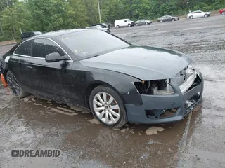 2010 Audi A5 Premium Plus z VIN WAULFAFR6AA002531, wystawiony jako IAAI lot #42326660 z przebiegiem Nie podano mil oraz . Historia ofert i sprzedaży dostępna na DreamBid. Obrazek 1.