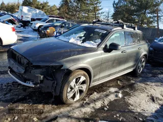 2020 Volvo V60 z VIN YV4102WK8L1039973, wystawiony jako Copart lot #37565654 z przebiegiem 28 201 mil mil oraz . Historia ofert i sprzedaży dostępna na DreamBid. Obrazek 1.