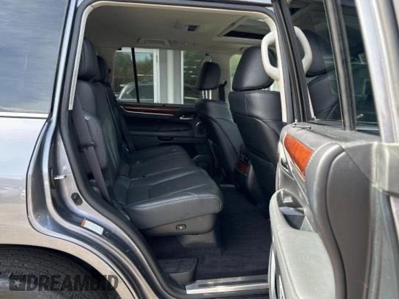2020 Lexus LX 570 z VIN JTJDY7AX0L4313221, wystawiony jako Copart lot #88521095 z przebiegiem 127 142 mil mil oraz Czysty tytuł • Clean title. Historia ofert i sprzedaży dostępna na DreamBid. Obrazek 6.