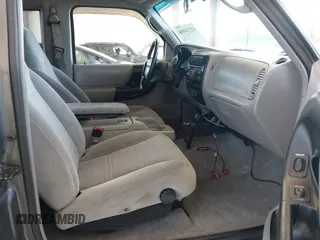 1998 Ford Ranger XL z VIN 1FTZR15X3WPA13348, wystawiony jako IAAI lot #42374950 z przebiegiem 239 535 mil mil oraz . Historia ofert i sprzedaży dostępna na DreamBid. Obrazek 5.