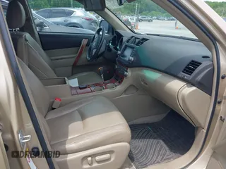 2010 Toyota Highlander Limited with VIN 5TDDK3EH7AS038559, listed as a IAAI auction lot 42296754 with 212,958 mi miles and . Bid and sale history available at DreamBid. Image 5.