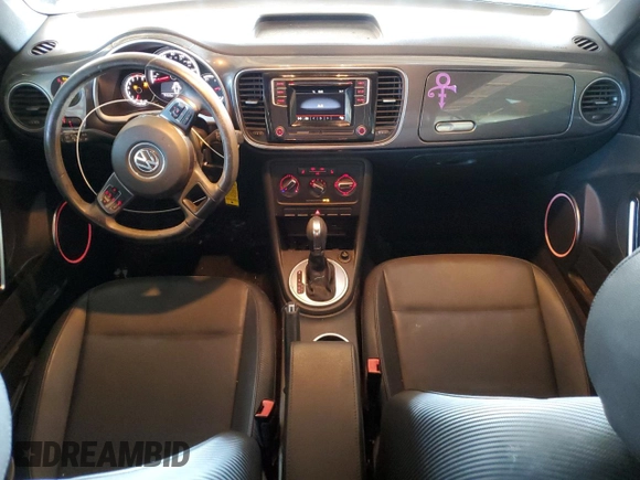 2016 Volkswagen Beetle Denim с VIN 3VW507AT8GM802601, выставлен на аукционе Copart как лот 60335415 с пробегом 71 163 миль миль и Списание • Salvage title. История ставок и продаж доступна на DreamBid. Изображение 8.