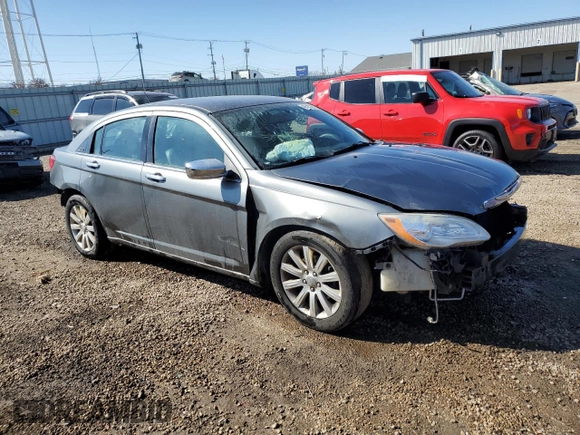 2013 Chrysler 200 Limited with VIN 1C3CCBCG9DN521093, listed as a Copart auction lot 48413365 with 185,004 mi miles and Salvage Title. Bid and sale history available at DreamBid. Image 4.