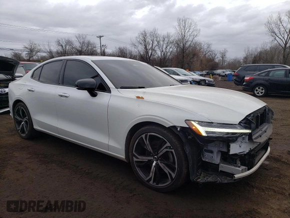 2024 Volvo S60 Core Dark Theme z VIN 7JRL12TK8RG295020, wystawiony jako Copart lot #47601695 z przebiegiem 45 837 mil mil oraz Szkoda całkowita • Salvage title. Historia ofert i sprzedaży dostępna na DreamBid. Obrazek 4.