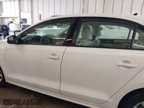 2011 Volkswagen Jetta Sedan SE with VIN 3VWDX7AJ8BM330849, listed as a IAAI auction lot 41972807 with 134,655 mi miles. Bid and sale history available at carsss.com. Image 14.
