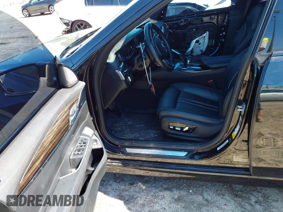 2018 BMW 6 Series 640i xDrive with VIN WBAJV6C5XJBK07708, listed as a IAAI auction lot 41784298 with 70,000 mi miles and . Bid and sale history available at carsss.com. Image 5.