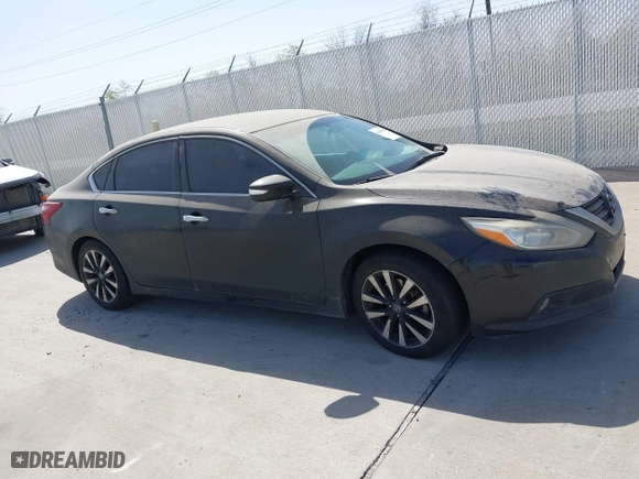 2018 Nissan Altima 2.5 SV with VIN 1N4AL3APXJC172244, listed as a IAAI auction lot 41861358 with 204,181 mi miles. Bid and sale history available at carsss.com. Image 13.