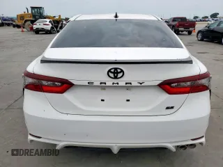 2022 Toyota Camry SE with VIN 4T1G11AK8NU033910, listed as a Copart auction lot 53079455 with 28,298 mi miles and Salvage Title. Bid and sale history available at carsss.com. Image 6.