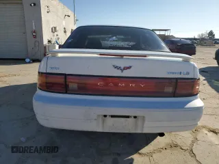 1992 Toyota Camry LE z VIN 4T1SK12E8NU044387, wystawiony jako Copart lot #43195915 z przebiegiem 279 199 mil mil oraz Szkoda całkowita • Salvage title. Historia ofert i sprzedaży dostępna na DreamBid. Obrazek 6.