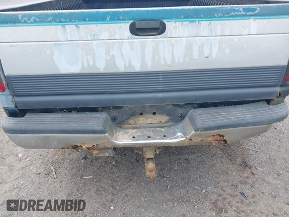 1997 Dodge 1500 z VIN 1B7HC16Y7VS271114, wystawiony jako IAAI lot #41929789 z przebiegiem 176 504 mil mil oraz . Historia ofert i sprzedaży dostępna na DreamBid. Obrazek 6.
